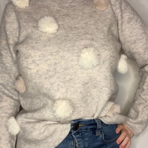 Banana Republic pom pom sweater - Picture 4 of 7